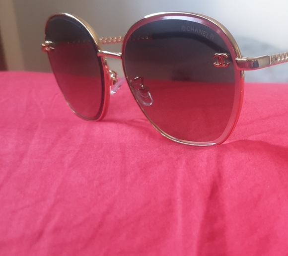 Chanel sunglasses - Picture 2 of 4